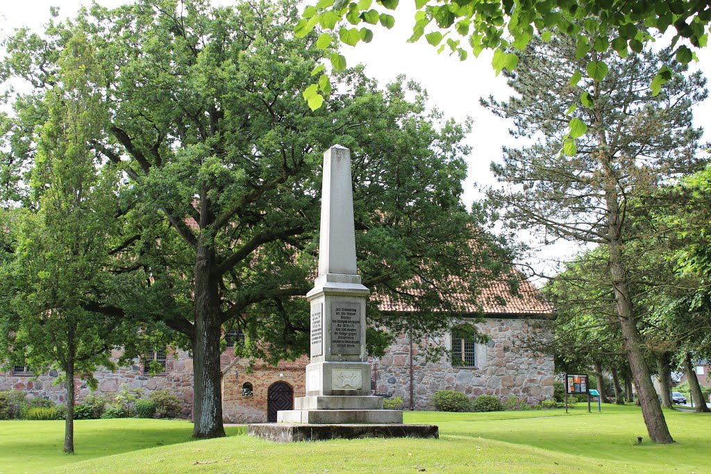 Tellingstedt Kirchplatz by Frauke Feind