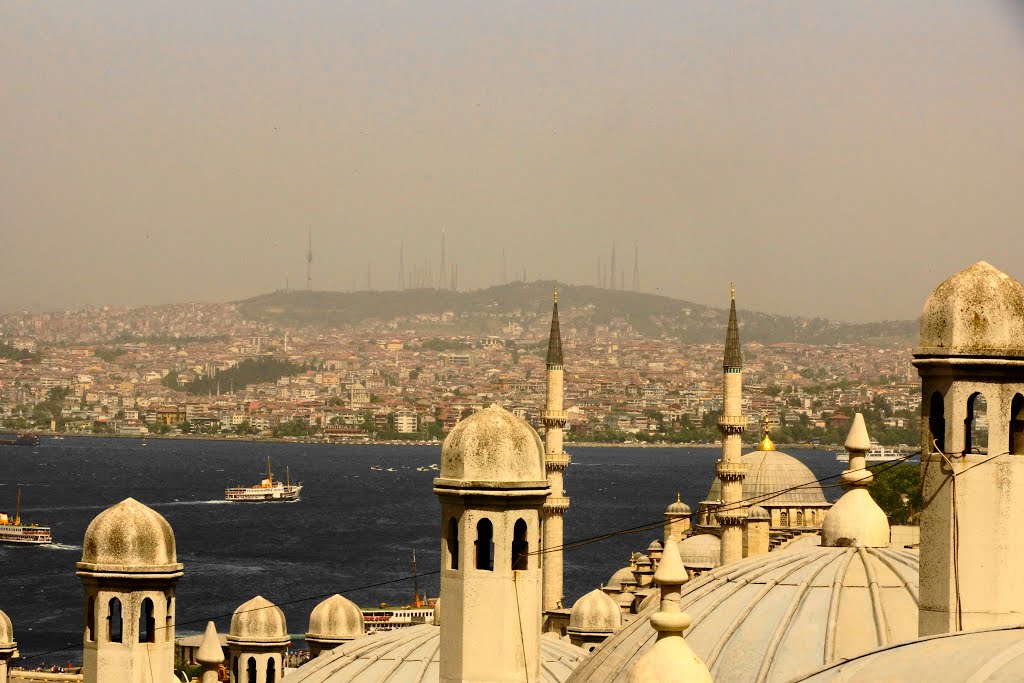 Istanbul street view by © Maher Baraket