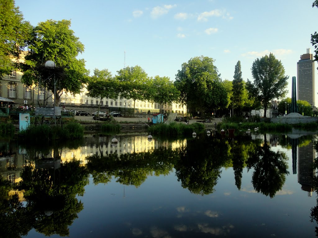 Nantes, l'Erdre et la Tour de Bretagne by Thomas Segretain