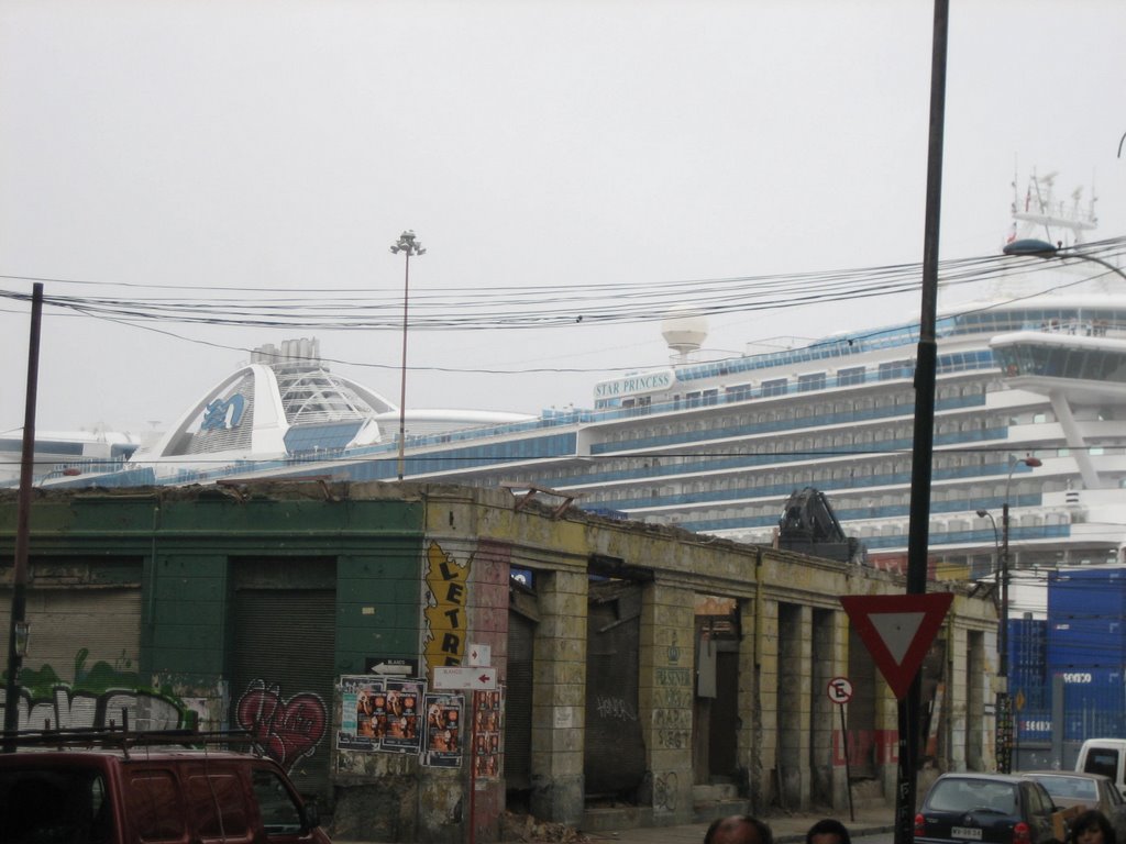 Star princess en valparaiso by pedro bernardo sepul…