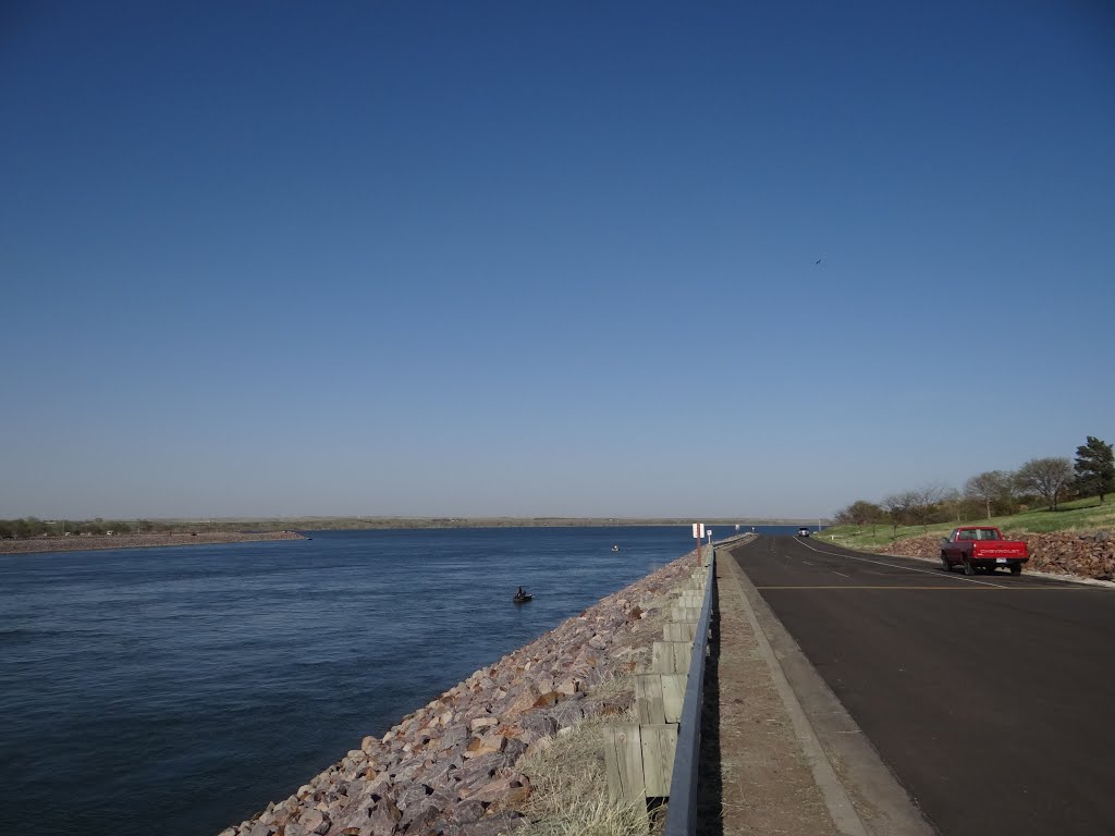 Big Bend Dam in Forth Thomposn SD by Gino Vivi