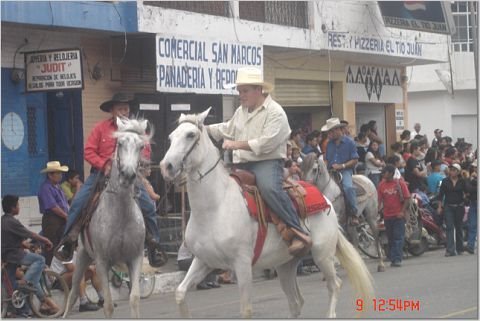 Guastatoya, Guatemala by Darwen Perez