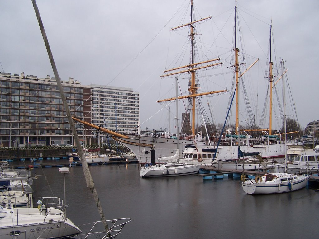 El mercator en el puerto de oostende by sergykorp