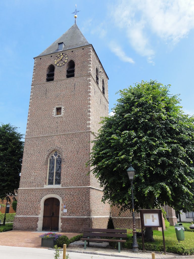 Sint-Petrus en Pauluskerk Pulle by Pascal Van Acker