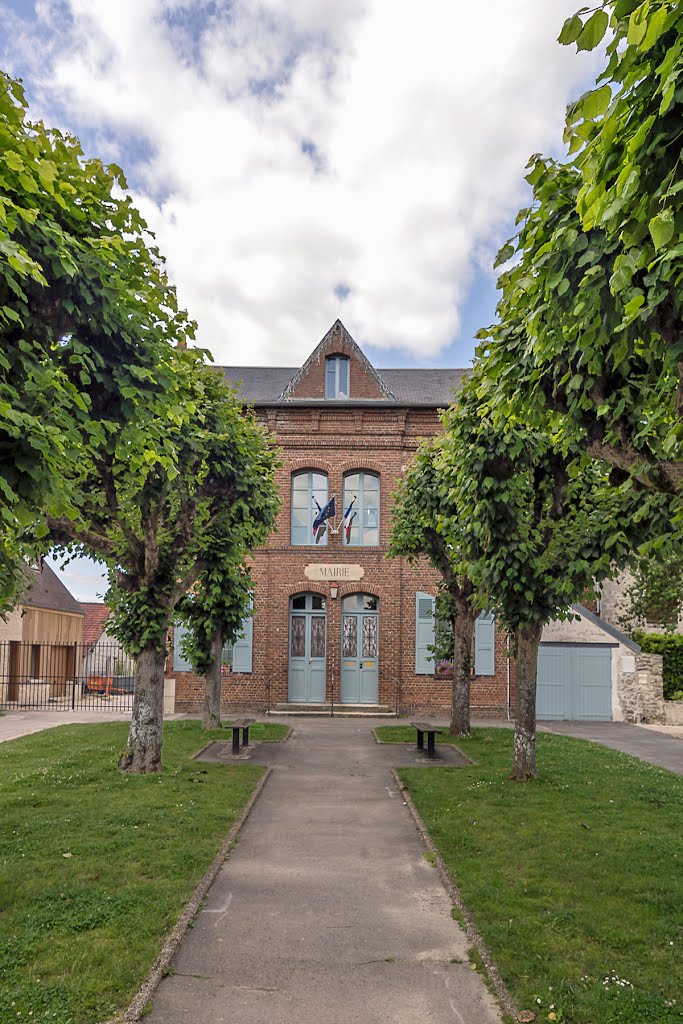 Mairie de Villers St Frambourg - 60810 by Pierre THIBAULT