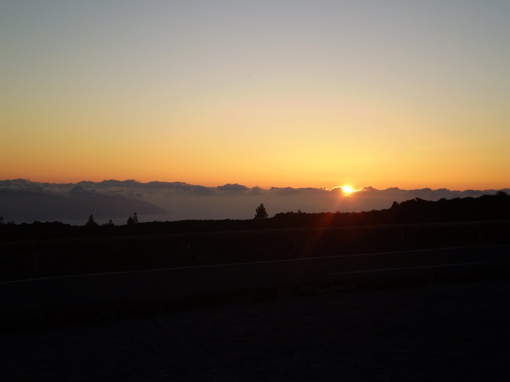 Puesta de sol en el teide by Oscargl