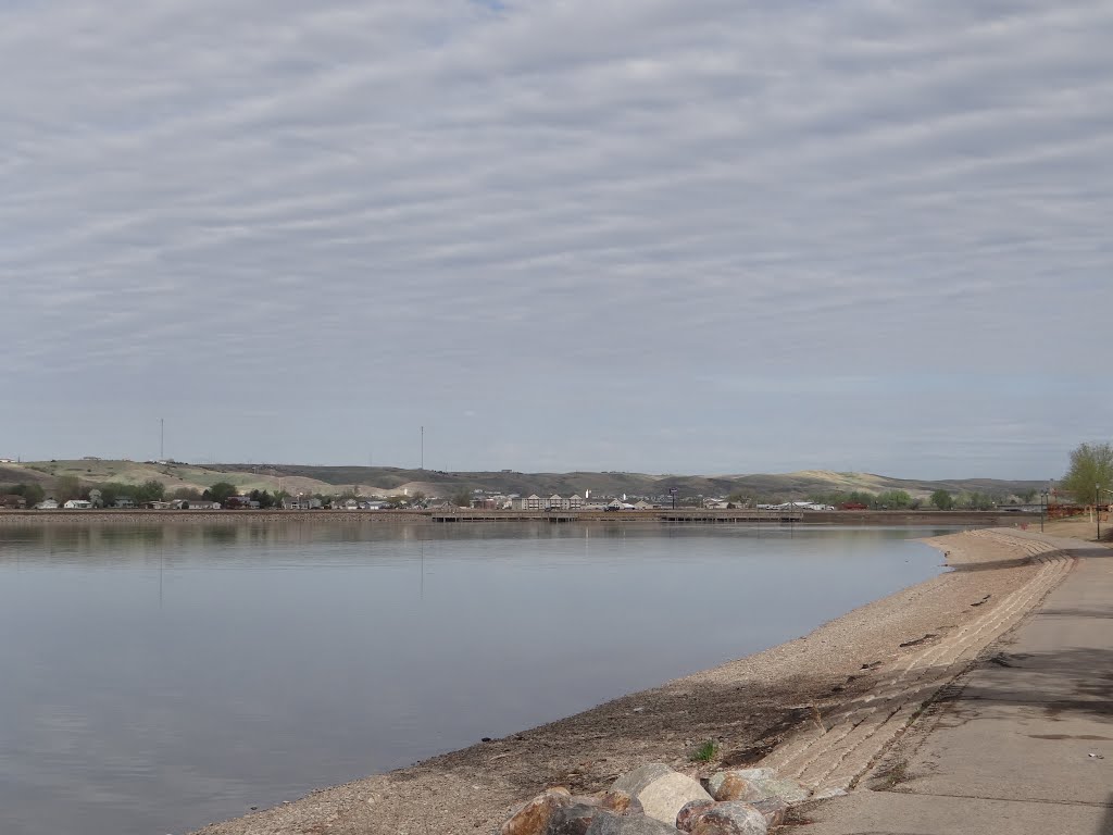 Missouri River in Pierre SD by Gino Vivi