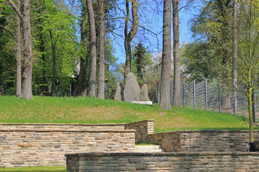 Das neue Rittershausdenkmal im Bau by Windbergbewohner