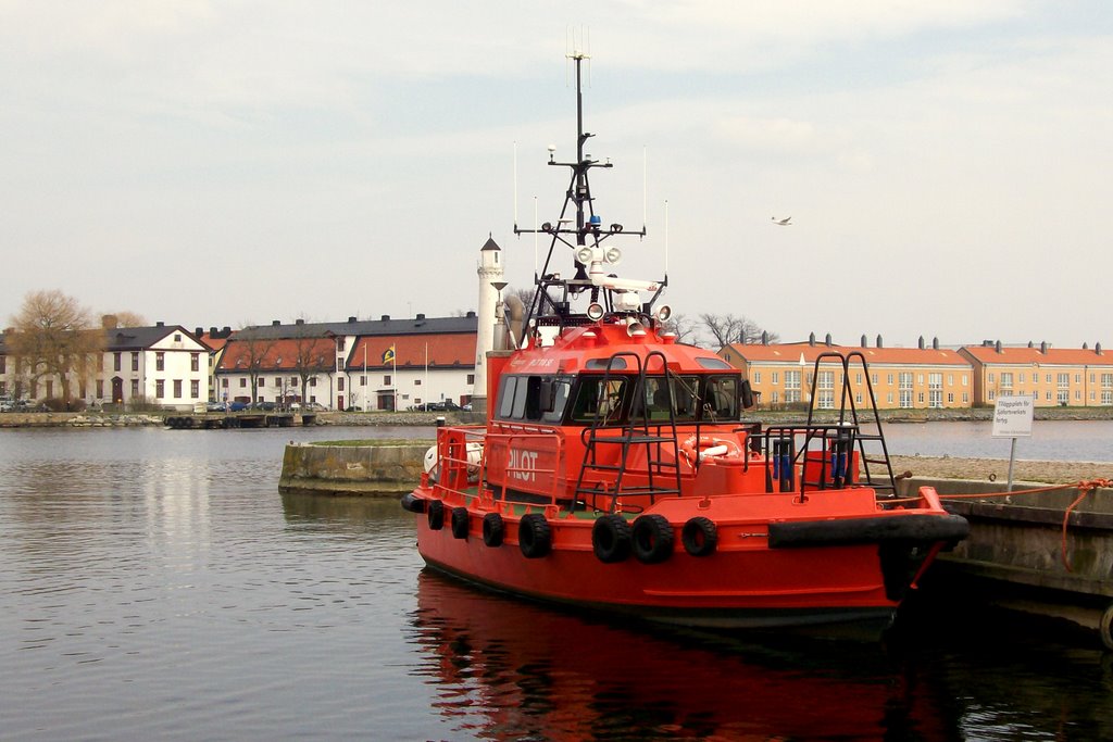 Pilot, Kungsbron by Spacebug