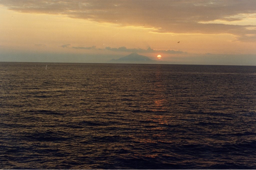 Mount Athos, seen from Alexandroupolis coast, 77 naut.miles away by Kostas Grammenidis