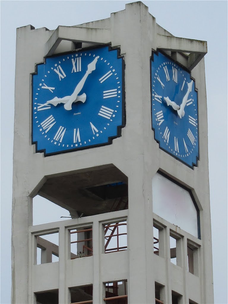 Horloge de la gare de Lens by daniel wilk