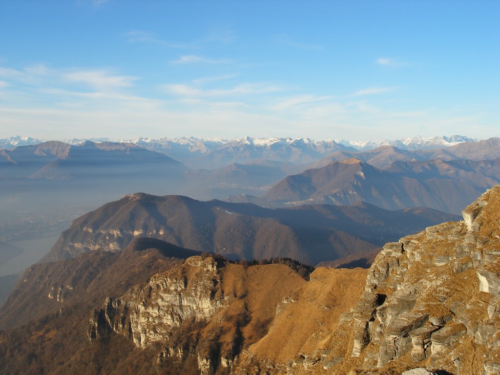 Vista sulle Alpi, dalla vetta del Monte Generoso by Bonty83