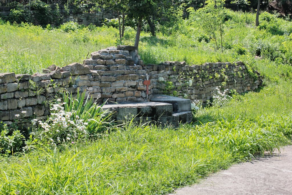 Fountain to the church in village Stezherovo by aticank