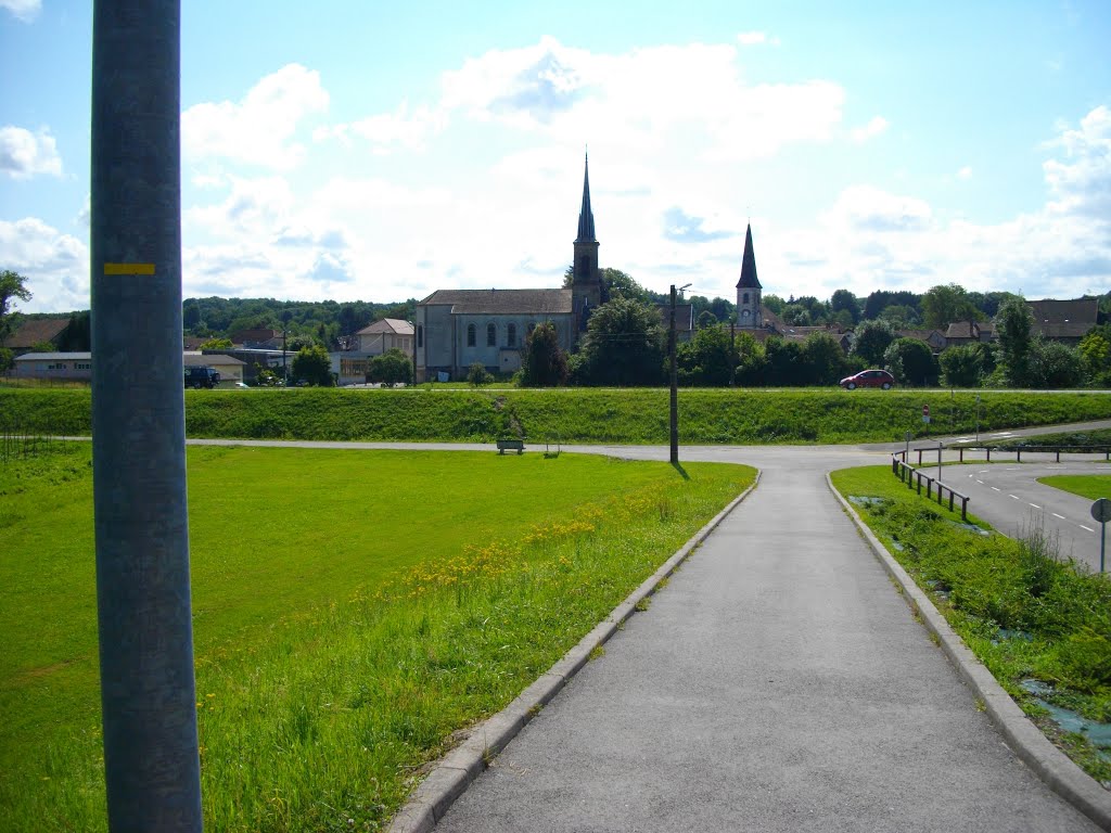 Clochers de l'église & du temple à Voujeaucourt by Claudius B.