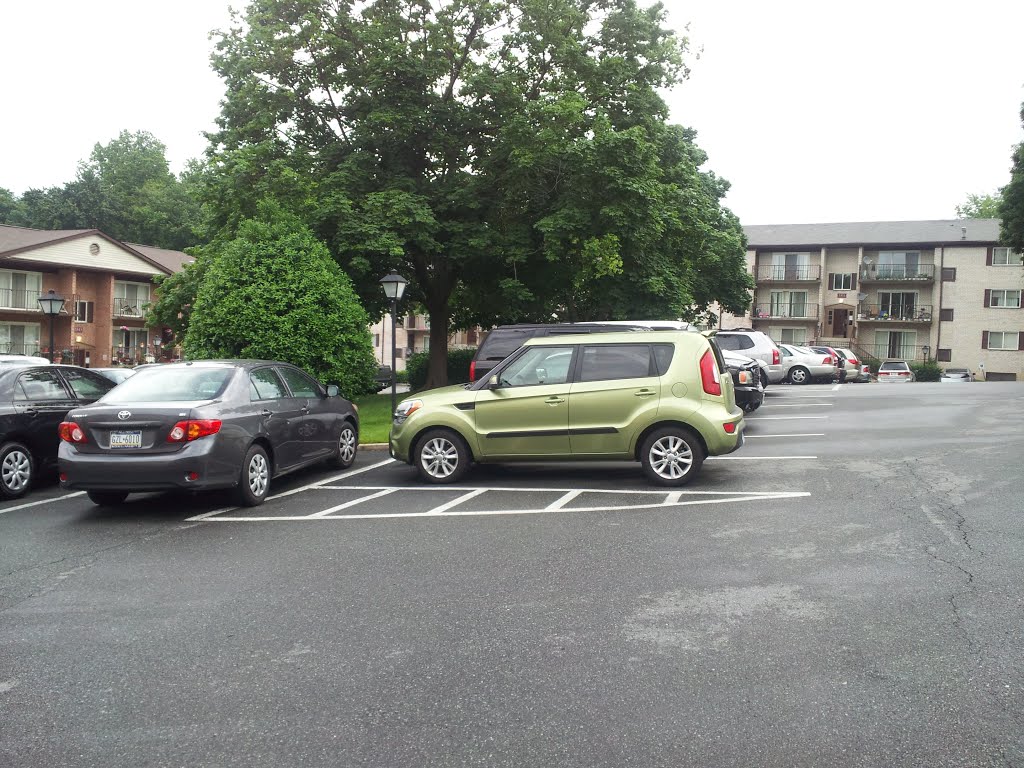 Hewitt Gardens parking lot by SchuminWeb