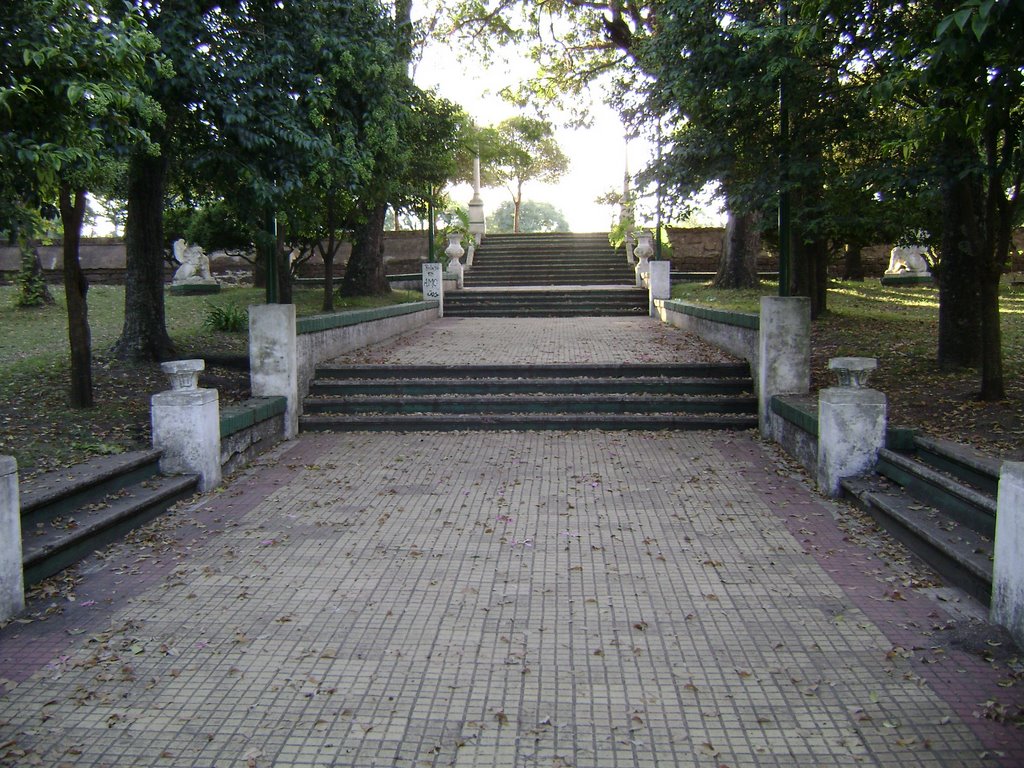 Escalera del Parque Quiroz by Gabriel Baleato