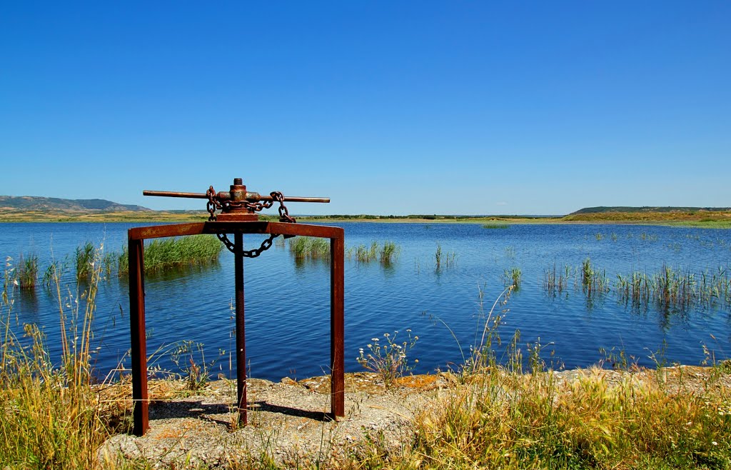 Laguna de Pitillas (Navarra): compuerta o tajadera... by JLuis San Agustín