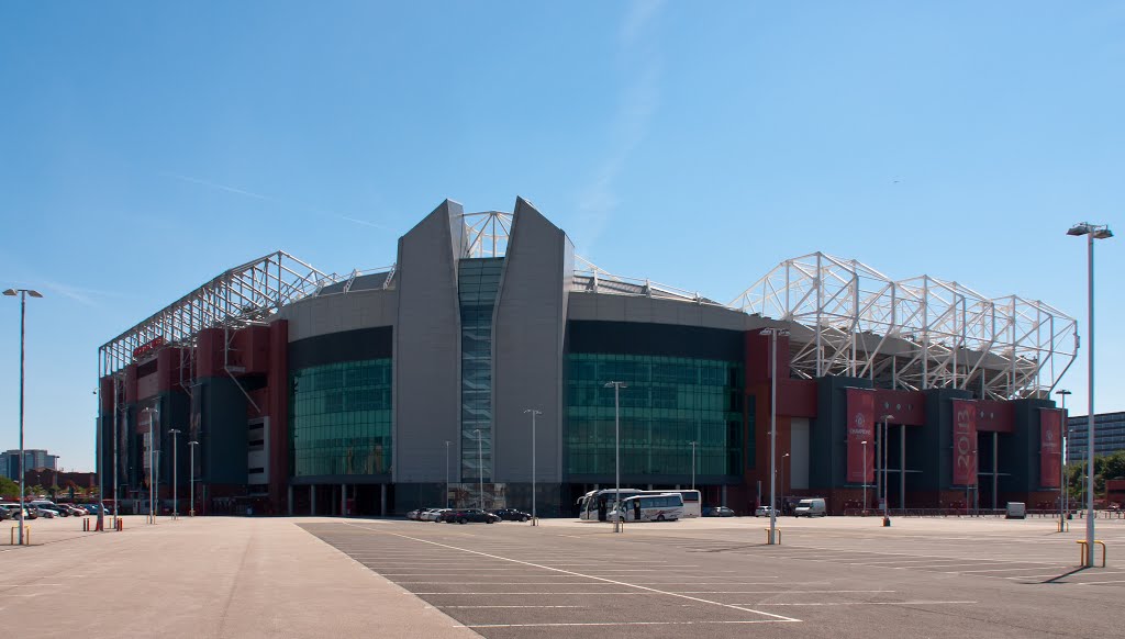 Old Trafford, North Stand and Stretford End by hti