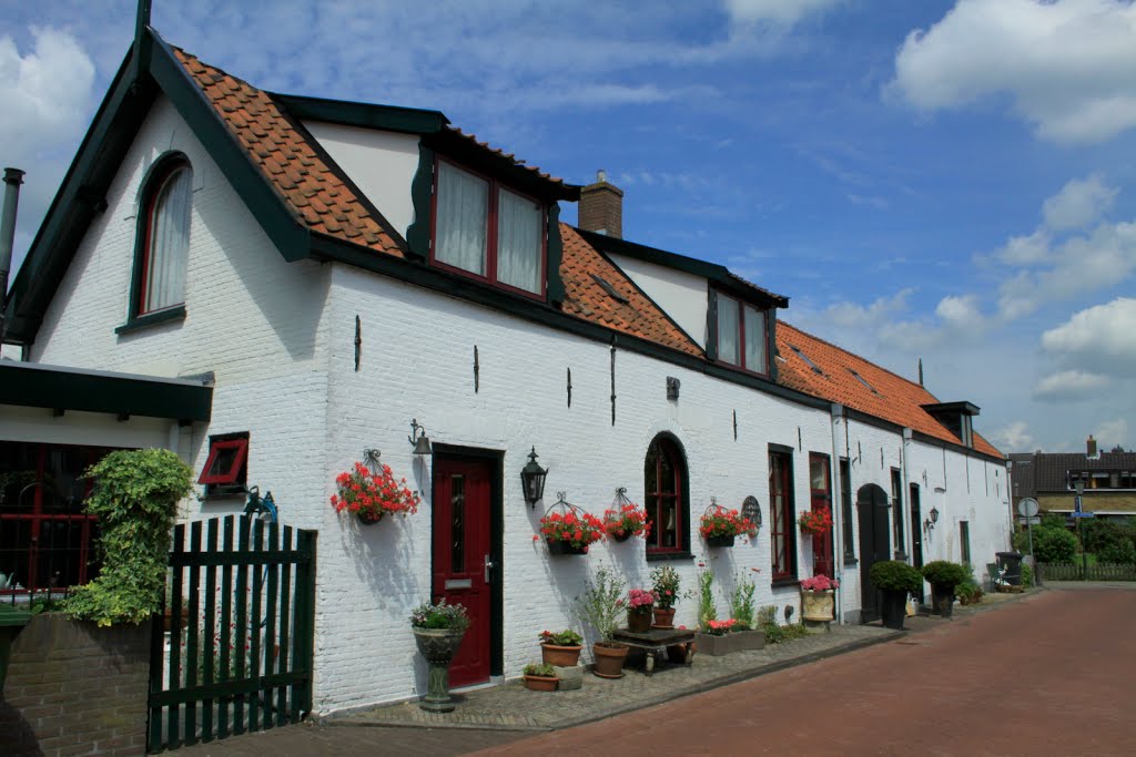 Joden Breeplaats in Lekerkerk. by watersnip