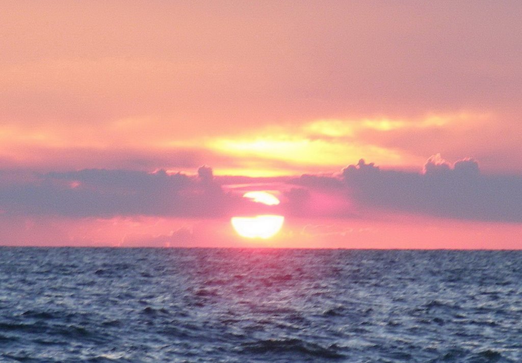 Sundown at Atsadang Bay Ko Si Chang Chonburi by pr8ngkiet