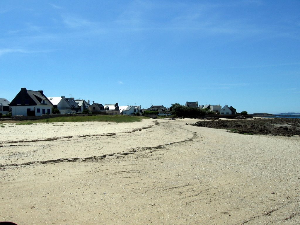 La plage du poste depuis le brise lame by hell-bowman