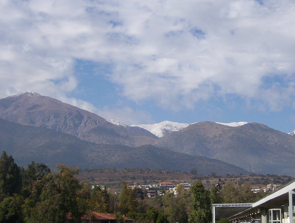 Vista desde Campus Casona Universidad Andrés Bello hacia el Este by Fco Javier Frigerio