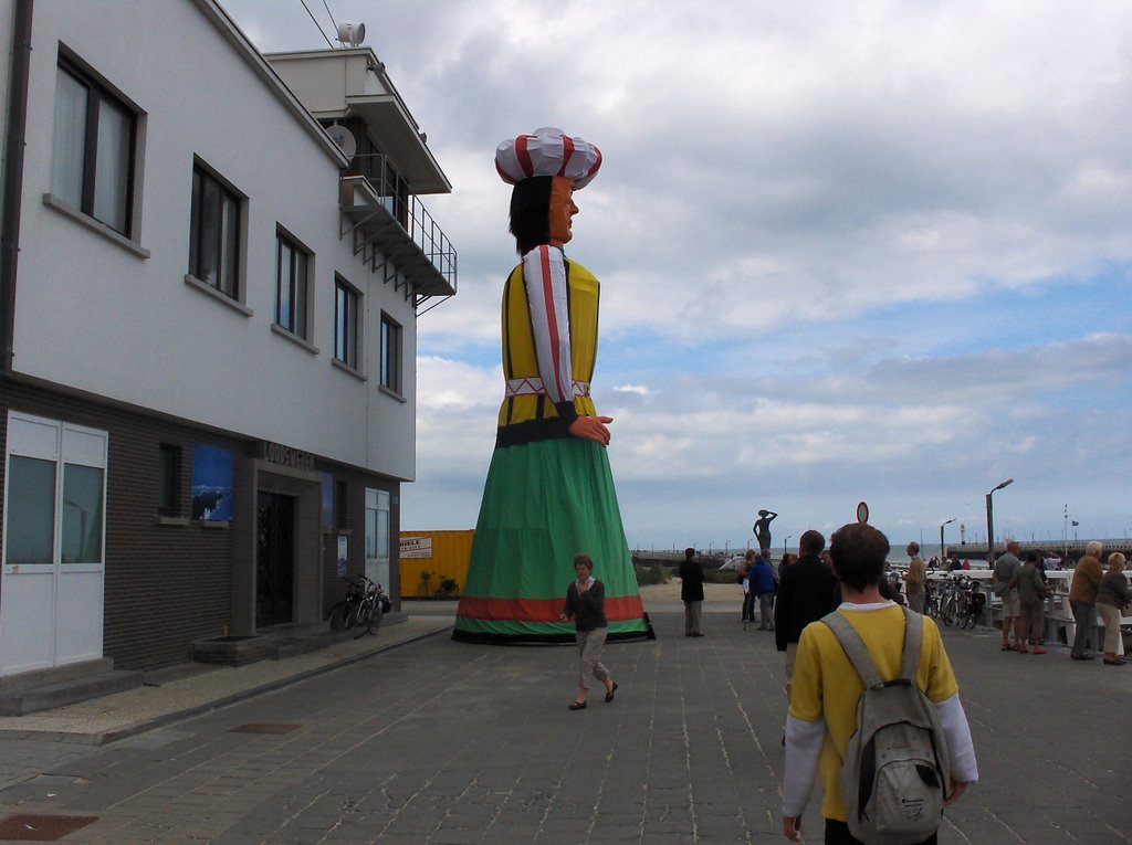 Giant Jan Turpijn @ Nieuwpoort by Hans Van Deuren