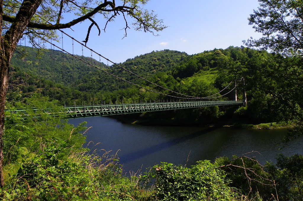 Pont de Phalip sur la Truyère by FredVallon