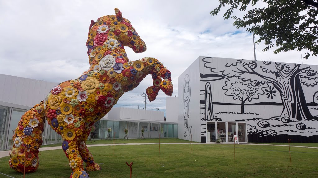 Towada Art Center,Flower Horse 十和田市現代美術館　フラワー・ホース by komagataya