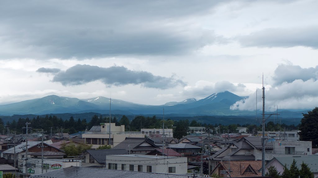 十和田市現代美術館　屋上から八甲田山を見る by komagataya