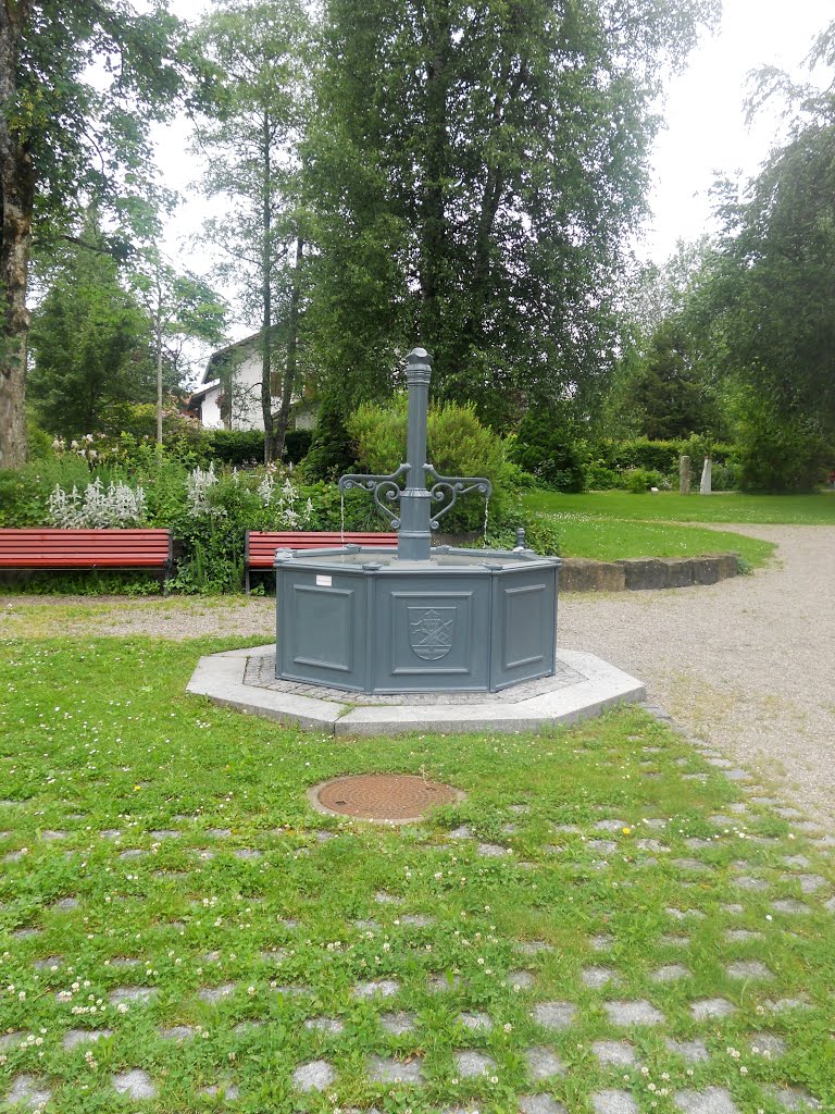 Brunnen in Maierhöfen by Christoph Rohde