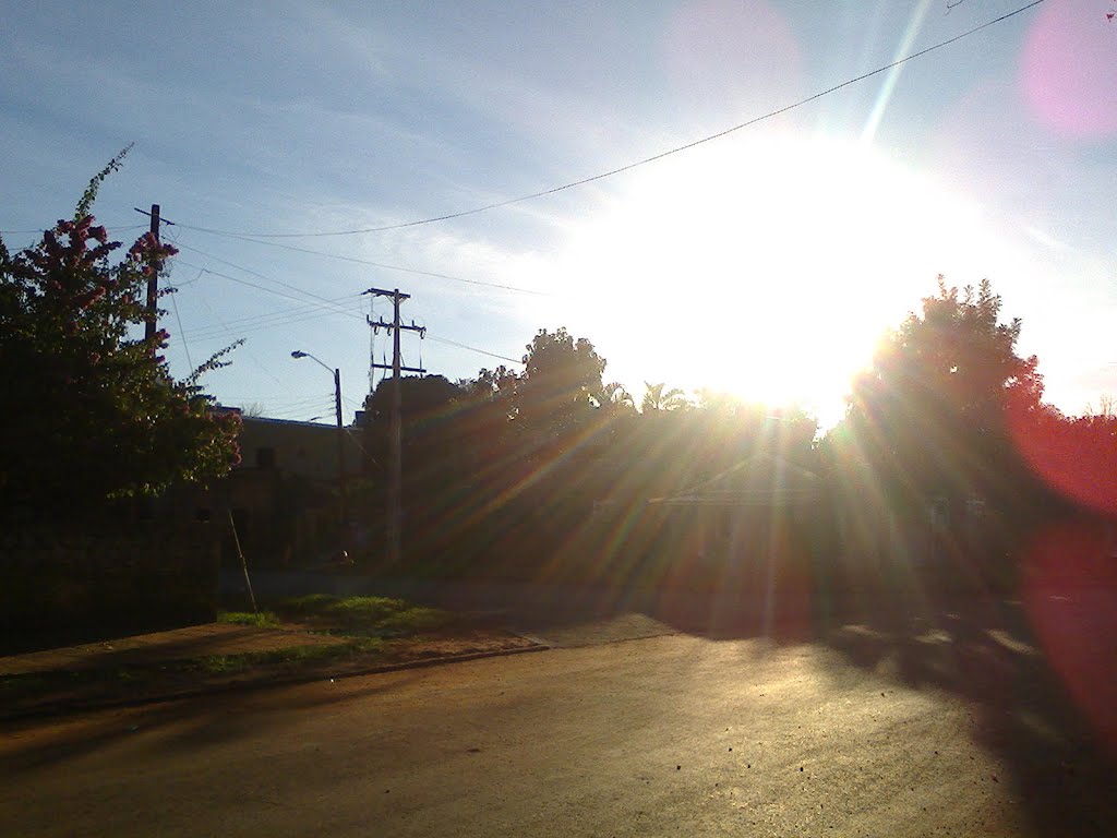 Amanece en Hernandarias by Ruben D. Alvarez