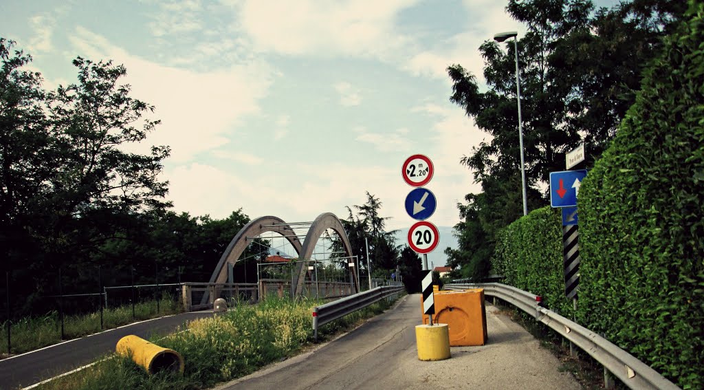 Via Madonna delle Grazie by Flaviano Zerbetto