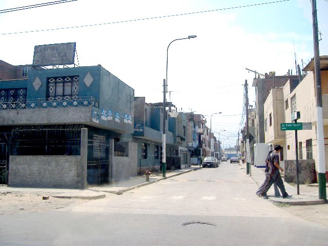 Calle Miguel Grau , San Martín de Porres by irenelilay