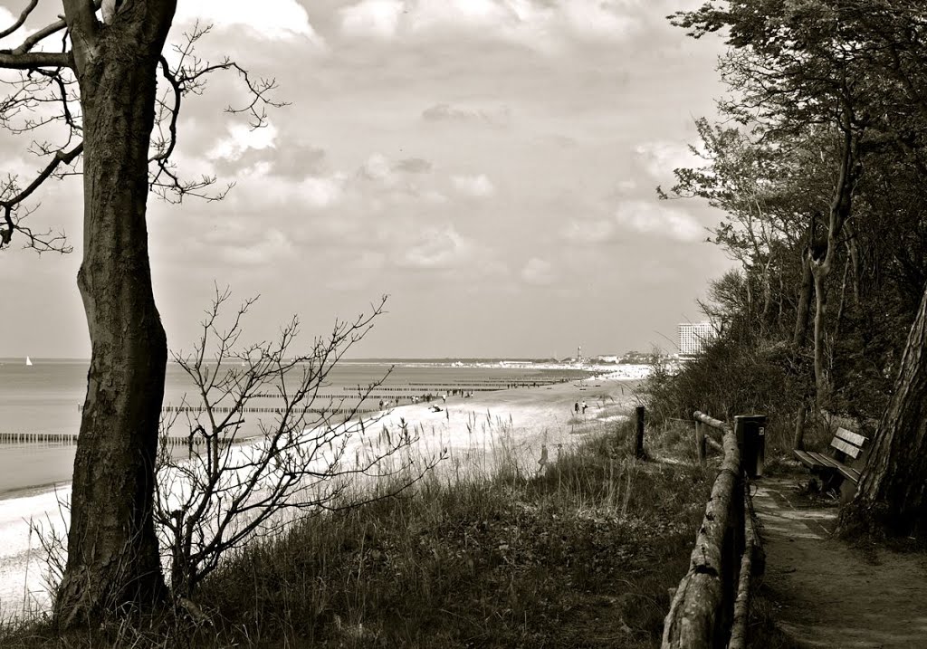 Warnemünde, entlang der Küste by lilastone