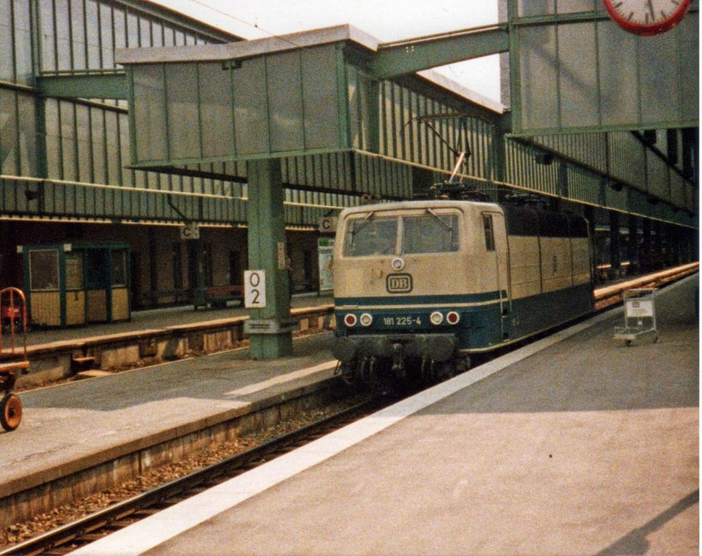 Stuttgart Hauptbahnhof BR 181.2 (1985) by Schwabendude