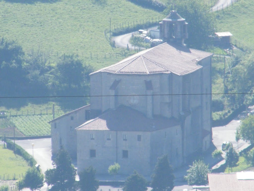 BERASTEGI (GUIPUZCOA) LA IGLESIA DE BERASTEGI, DESDE LA A-15 by JOSE LUIS OROÑEZ