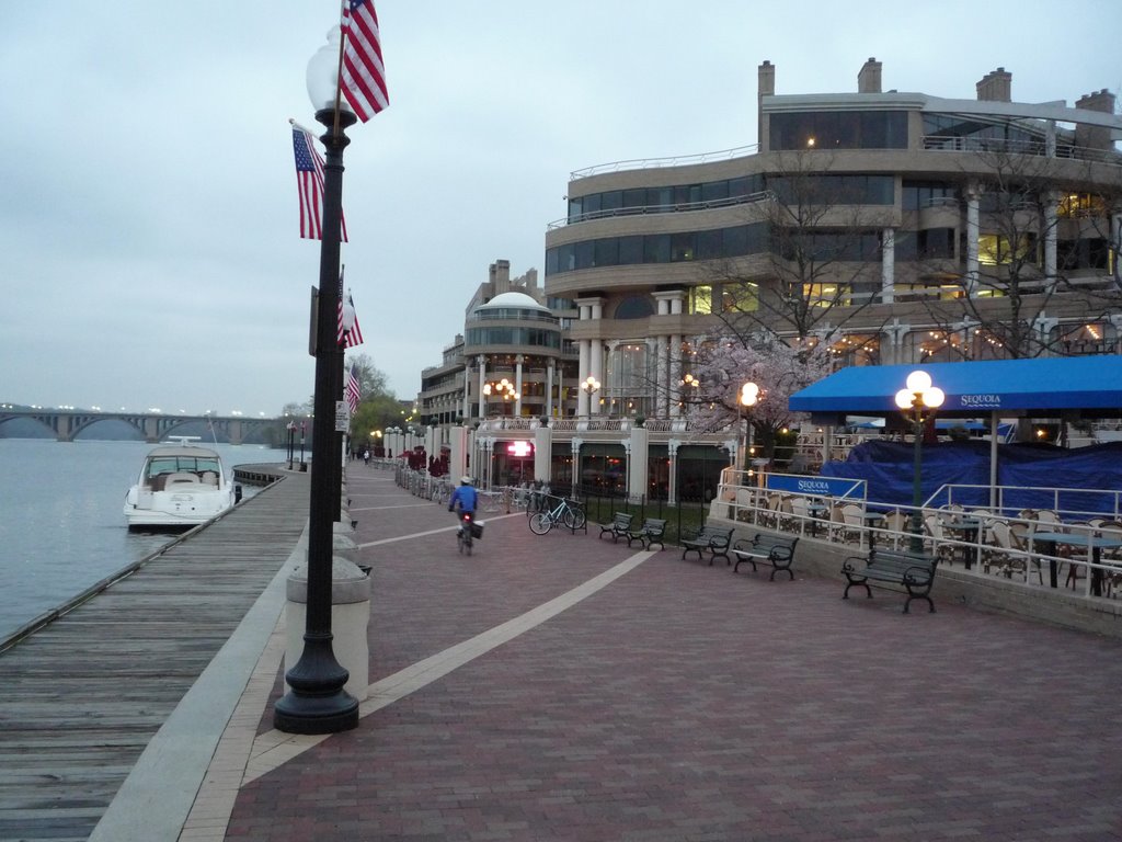 Georgetown waterfront park by Bengt Wallin