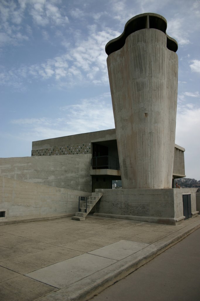 Marseille Le Corbusier la toiture by yveslaurent