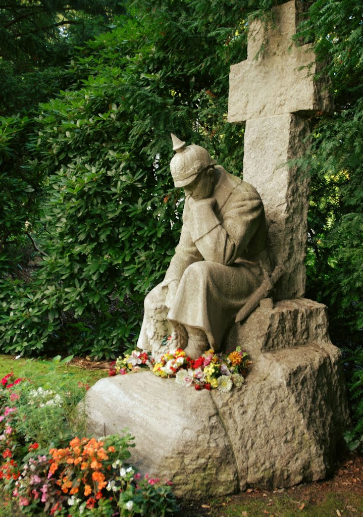 Hamburg-Ohlsdorf, Denkmal für Gefallene des I.Weltkriegs by vp2_hmbg-ProPanoramio