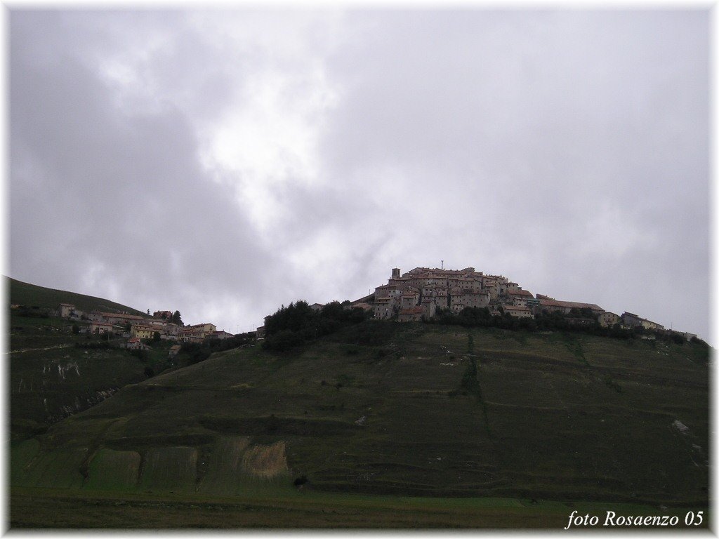 Castelluccio di Norcia by rosaenzo