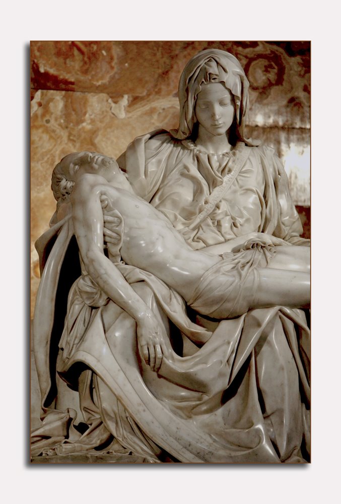 La Pieta' di Michelangelo, particolare, Citta' del Vaticano 10 aprile 2008 by Fabio Rosati