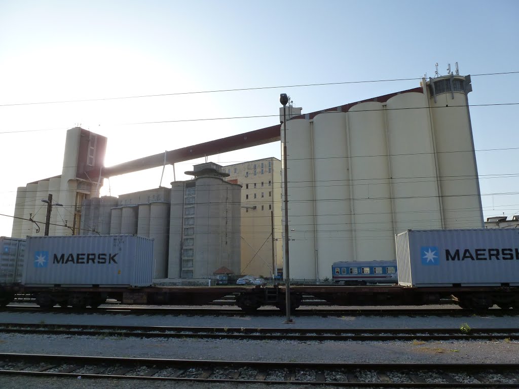 Maribor: Železniška postaja, silo by Panzerknacker