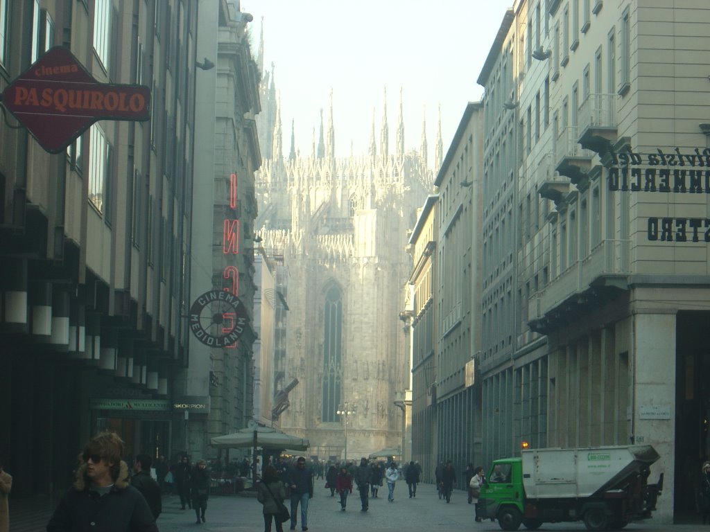 Via Vittorio Emanuele vs Duomo by concertodisogni