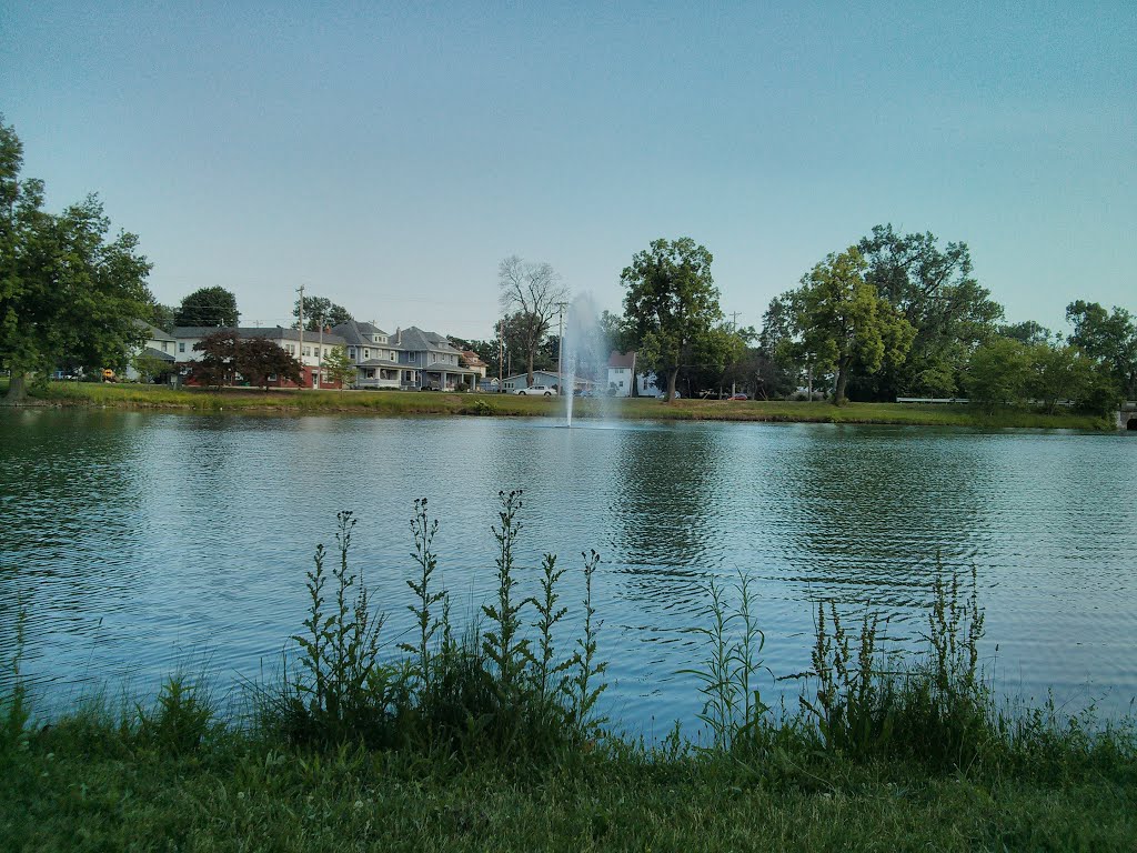 Lakeside Park Fountain by dkeesbury