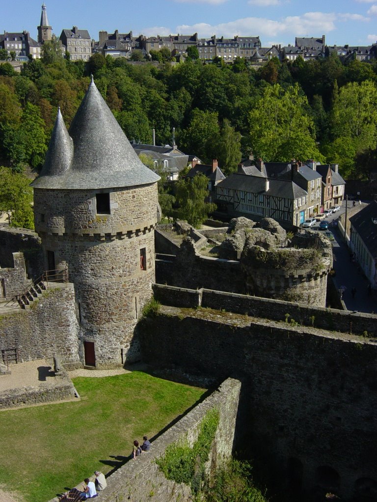 Castle of Fougères by dede1450