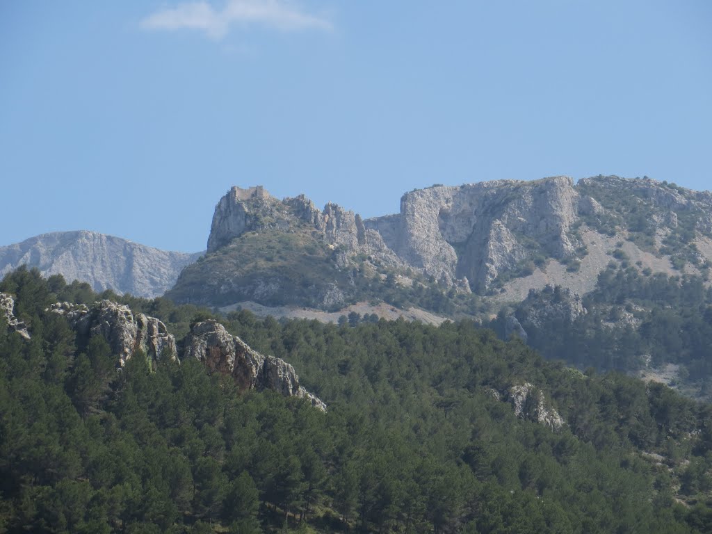 Castell de Confrides vista desde l'Abdet by Remco van D