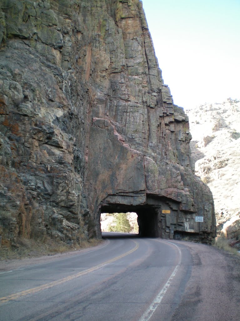 CUT TUNNEL-HWY14-NEAR FORT COLLINS-CO-USA by ROGERIO LOPES GAMBERINI