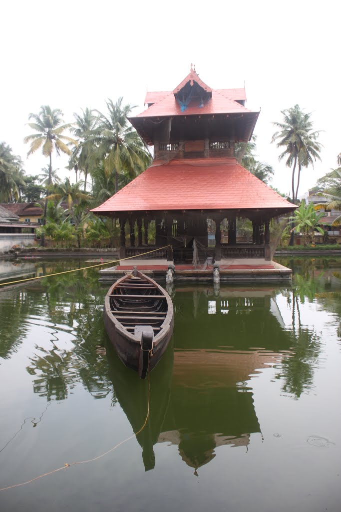 India, Kerala, Cochin- Shri Janardhana Temple by pjdsilva