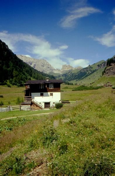 Val Duron - Baita Lino Brach e panorama sul Passo Duron by ▬  Mauro Antonini ▬